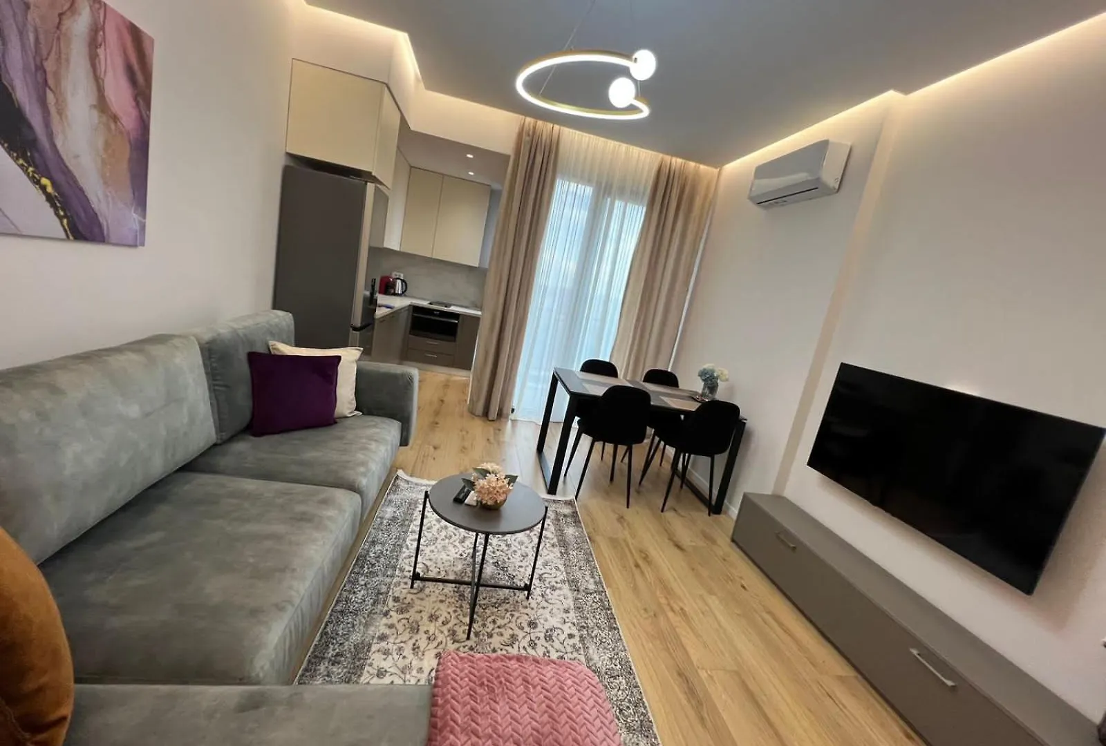 Lindis Apartment 8 6 티라나 알바니아